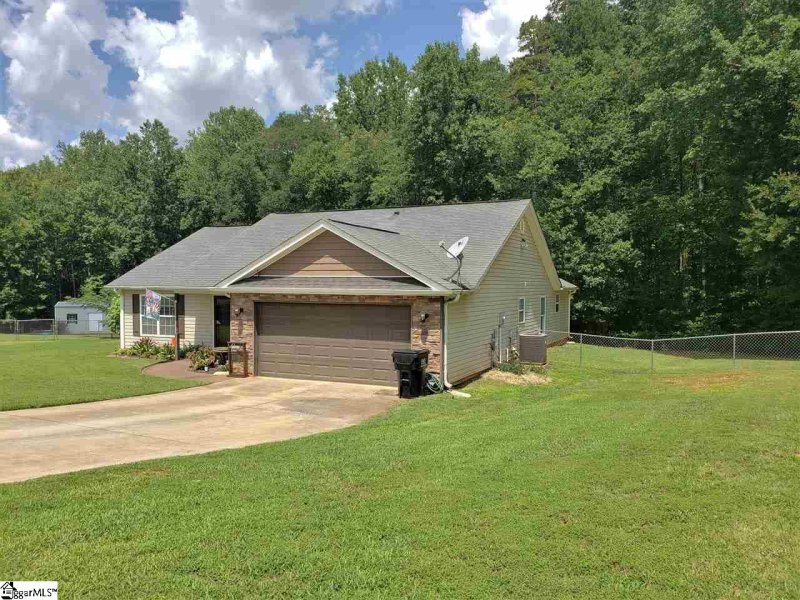 Property image 2 at 126 Claridge Place, Belton, SC 29627