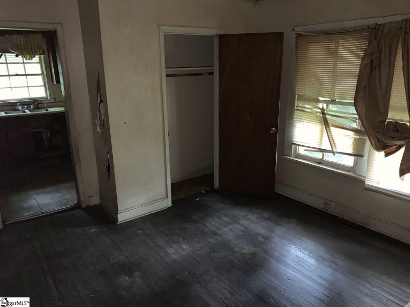 Property image 2 at 303 W Morgan Street, Greenville, SC 29611-3728