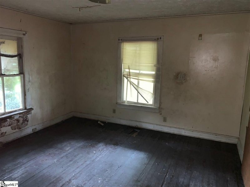 Property image 4 at 303 W Morgan Street, Greenville, SC 29611-3728