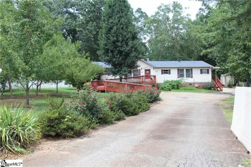 Property image 3 at 119 Manhattan Boulevard, Piedmont, SC 29673
