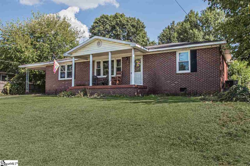 Property image 2 at 104 Oates Avenue, Easley, SC 29640