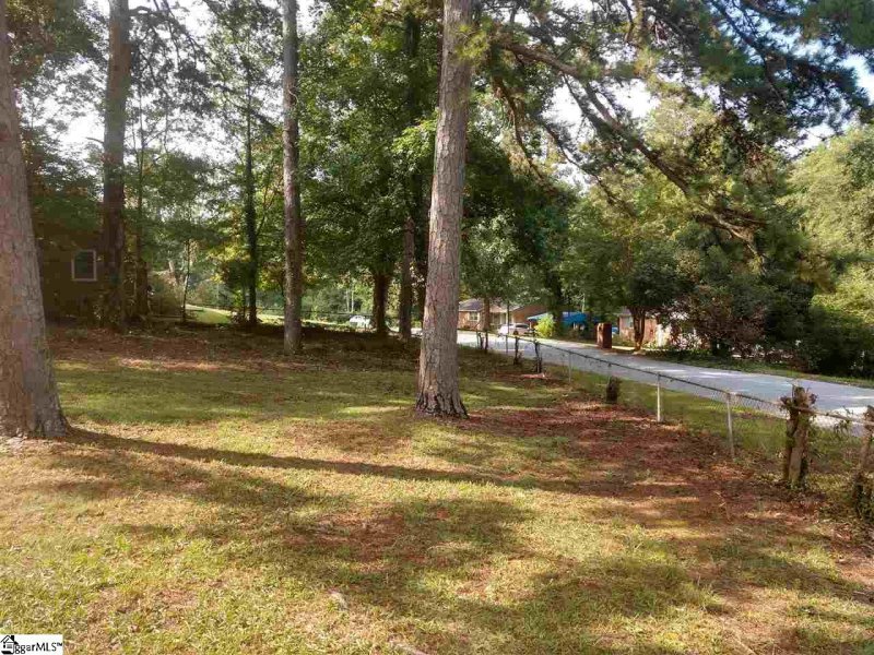 Property image 3 at 222 Brooklawn Drive, Fountain Inn, SC 29644-1630