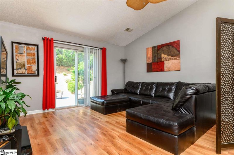 Property image 3 at 106 Granary Drive, Simpsonville, SC 29681