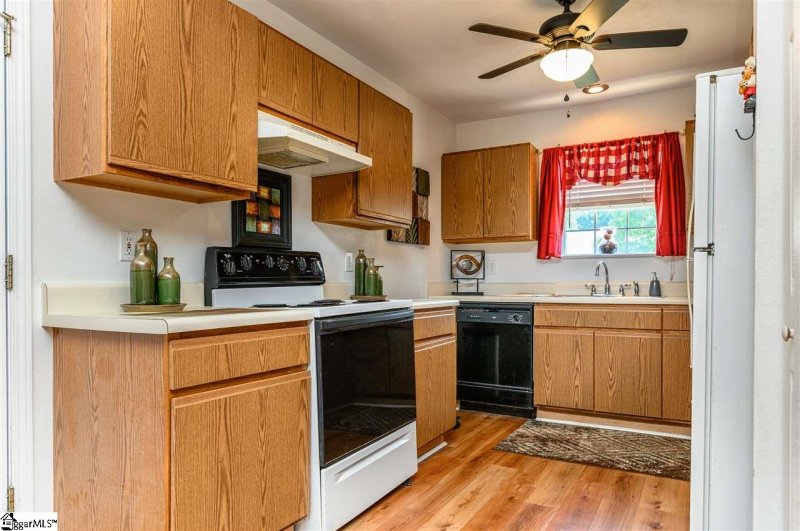 Property image 5 at 106 Granary Drive, Simpsonville, SC 29681