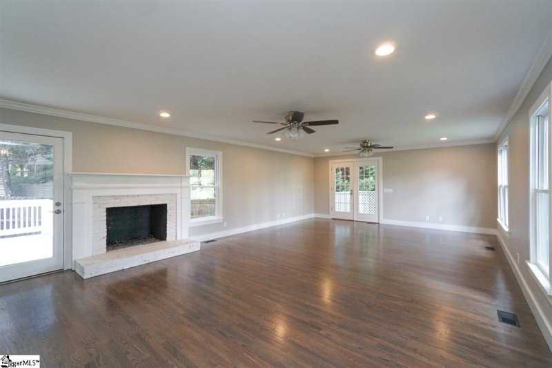 Property image 3 at 108 Oak Grove Lake Road, Greenville, SC 29615