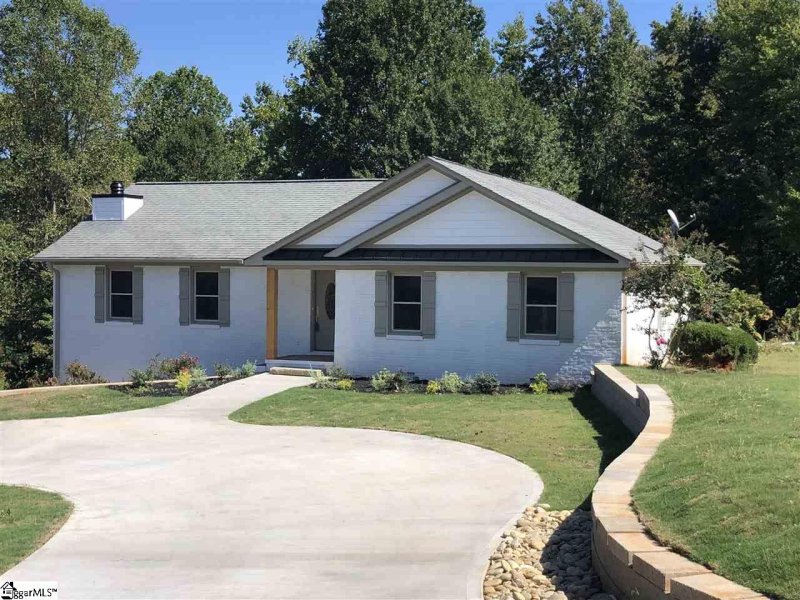 Property image 2 at 207 Sheffield Road, Greer, SC 29651