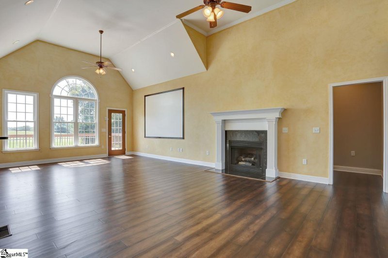 Property image 4 at 1407 Cross Creek Drive, Seneca, SC 29678