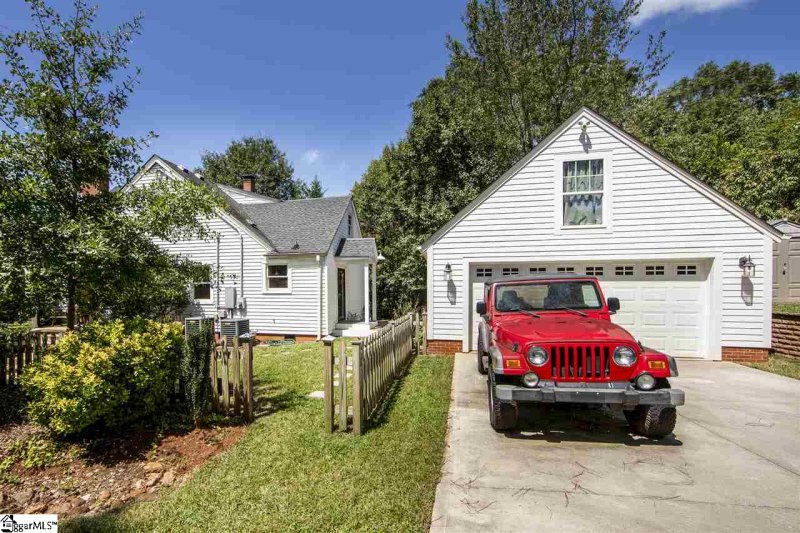 Property image 4 at 109 Moultrie Street, Greenville, SC 29605