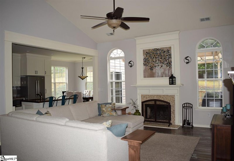 Property image 4 at 229 Northcliff Way, Greenville, SC 29617