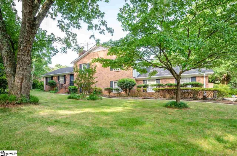 Property image 2 at 231 Donington Drive, Greenville, SC 29615