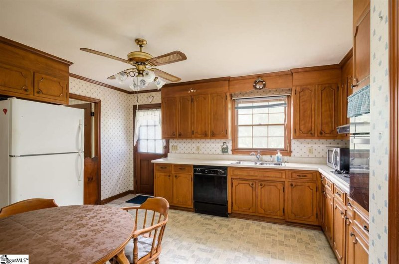 Property image 5 at 231 Donington Drive, Greenville, SC 29615