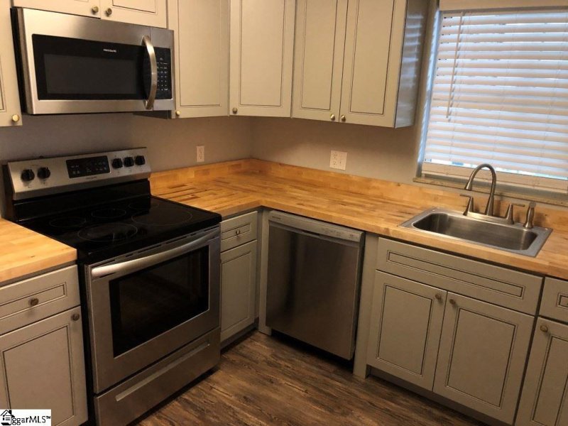 Property image 4 at 104 Shady Tree Drive, Taylors, SC 29687