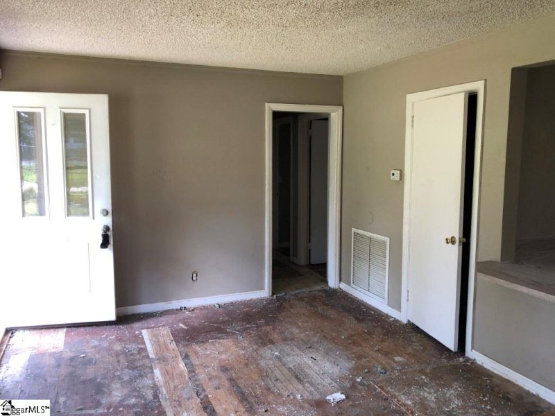 Property image 3 at 24 E Fairfield Road, Greenville, SC 29605