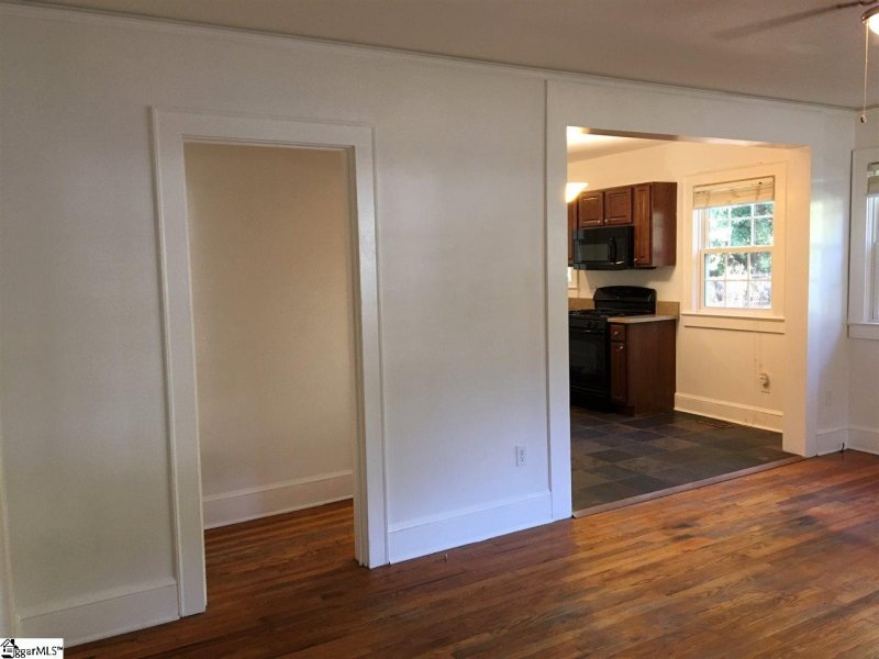 Property image 2 at 230 Dupont Drive, Greenville, SC 29607
