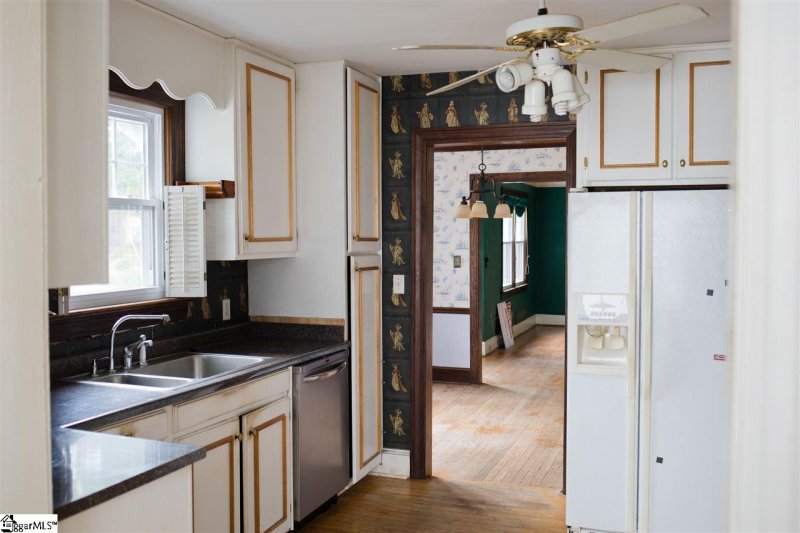 Property image 5 at 8 Seminole Drive, Greenville, SC 29605