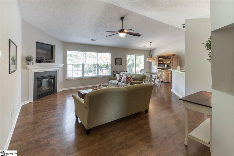 Property image 3 of 520 Laurel Meadows Parkway in Laurel Meadows, Greenville, SC 29607