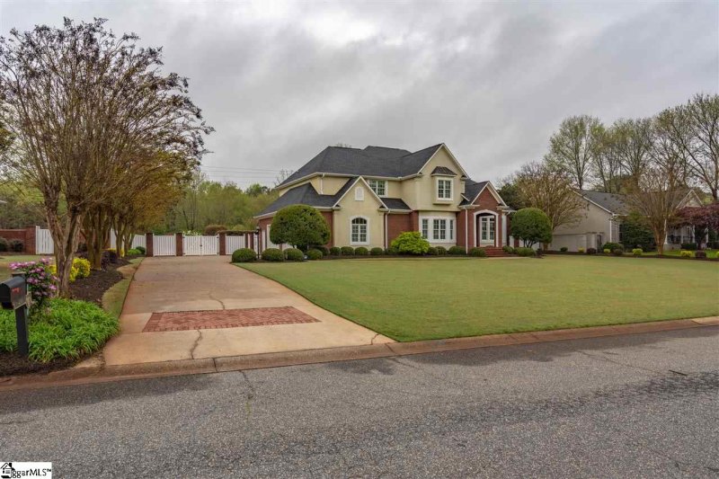 Property image 2 at 216 Watersedge Drive, Boiling Springs, SC 29316