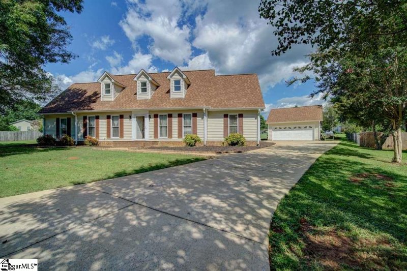 Property image 2 at 462 Litchfield Drive, Moore, SC 29369