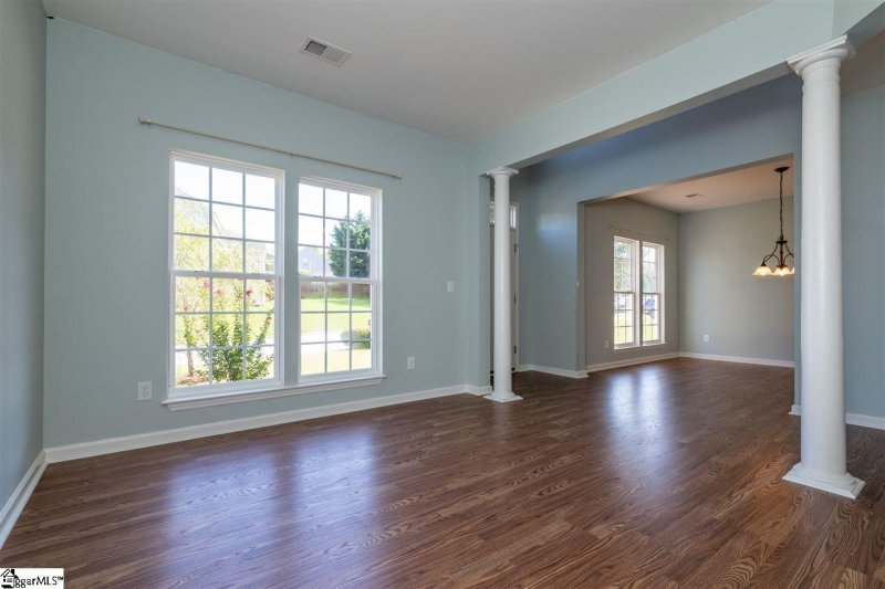 Property image 5 at 400 Belgray Court, Taylors, SC 29687