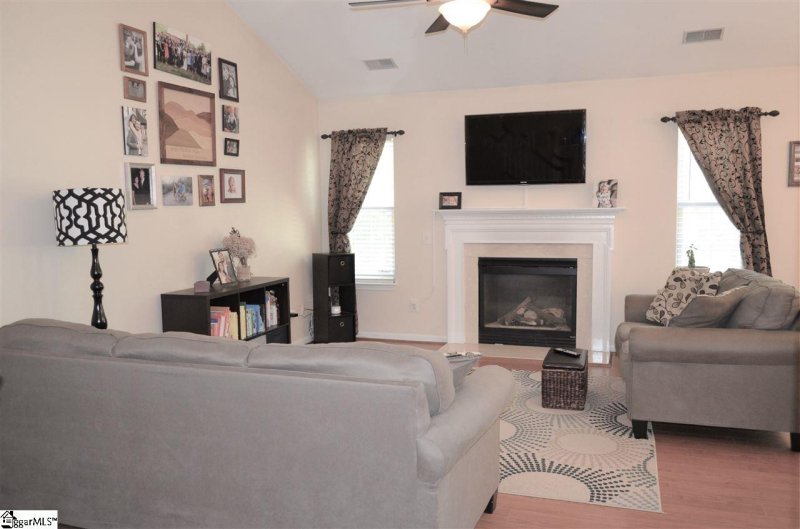 Property image 3 of 206 Laurel Meadows Parkway in Laurel Meadows, Greenville, SC 29607