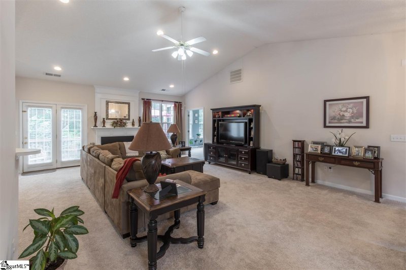 Property image 4 at 306 Northcliff Way, Greenville, SC 29617