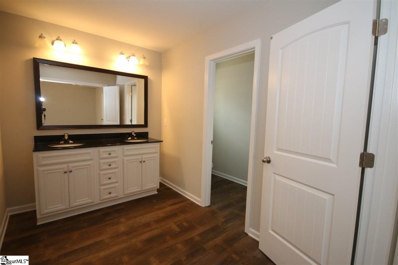 Property image 5 at 616 Autumn Breeze Walk, Inman, SC 29349