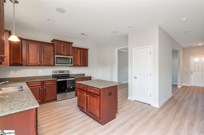 Property image 4 at 604 Autumn Breeze Walk, Inman, SC 29349