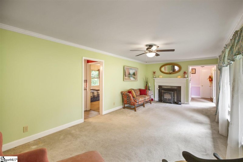 Property image 4 at 101 Crescent Drive, Laurens, SC 29369