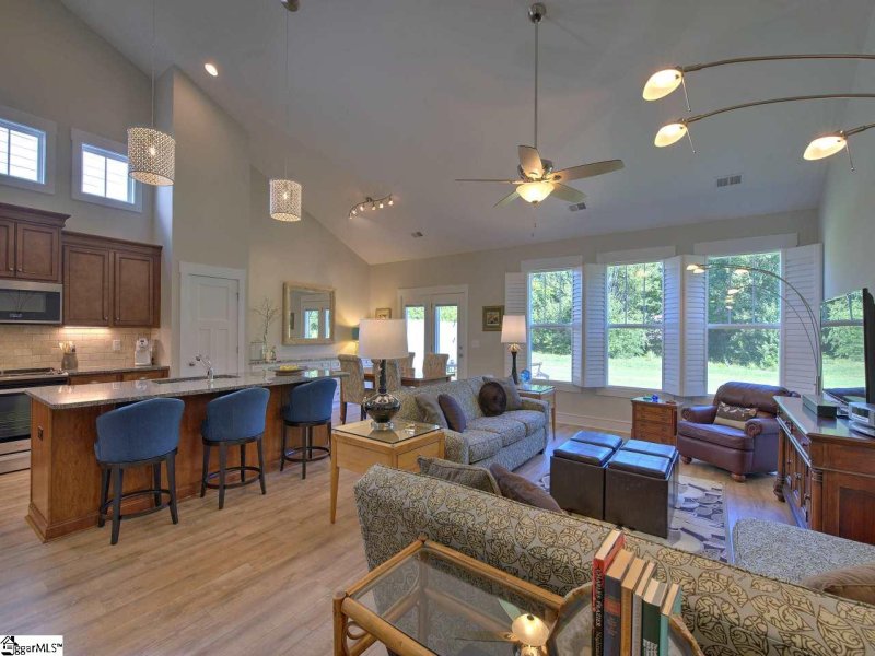 Property image 4 at 508 Dewy Meadows Drive, Taylors, SC 29687