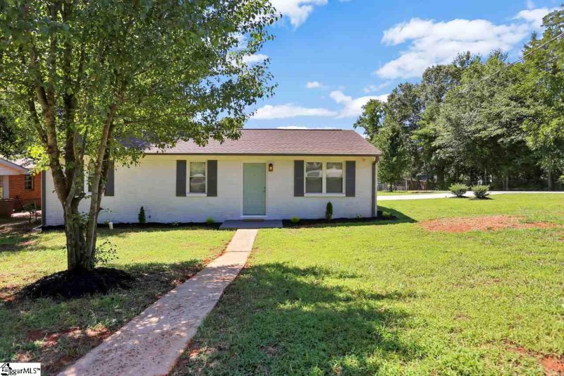 Property image 3 at 109 Blossom Drive, Greenville, SC 29605