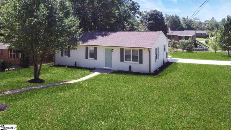 Property image 4 at 109 Blossom Drive, Greenville, SC 29605
