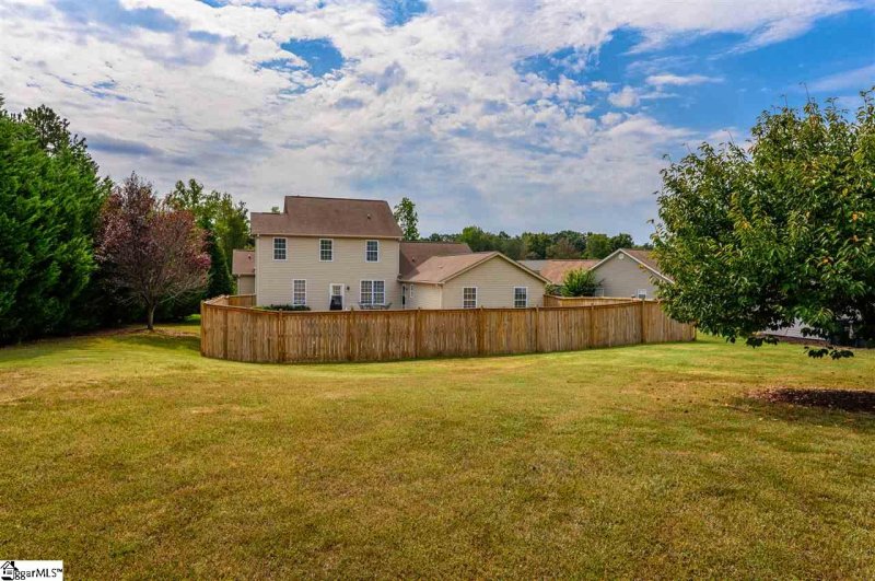 Property image 3 at 414 Mellow Way, Greer, SC 29651