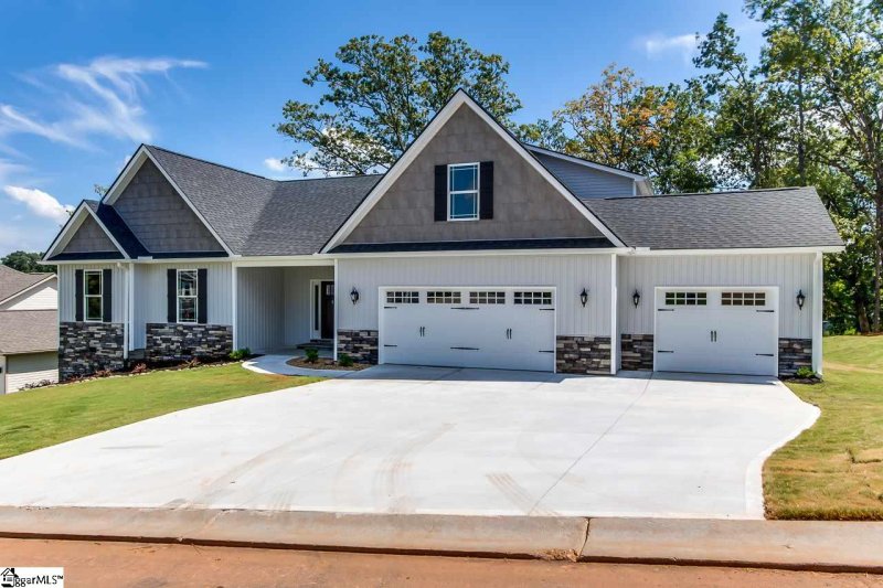 Property image 3 at 5 Alice Kelley Court, Travelers Rest, SC 29690