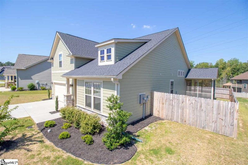 Property image 2 at 313 Runion Lake Court, Taylors, SC 29687