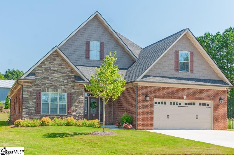 Property image 2 at 109 Meadowdale Lane, Greer, SC 29651