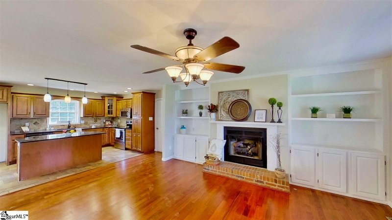 Property image 2 at 404 woodfield Drive, Piedmont, SC 29673