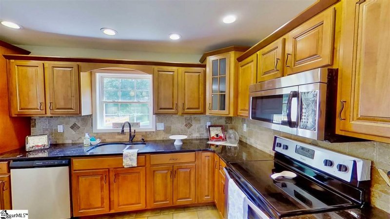 Property image 5 at 404 woodfield Drive, Piedmont, SC 29673