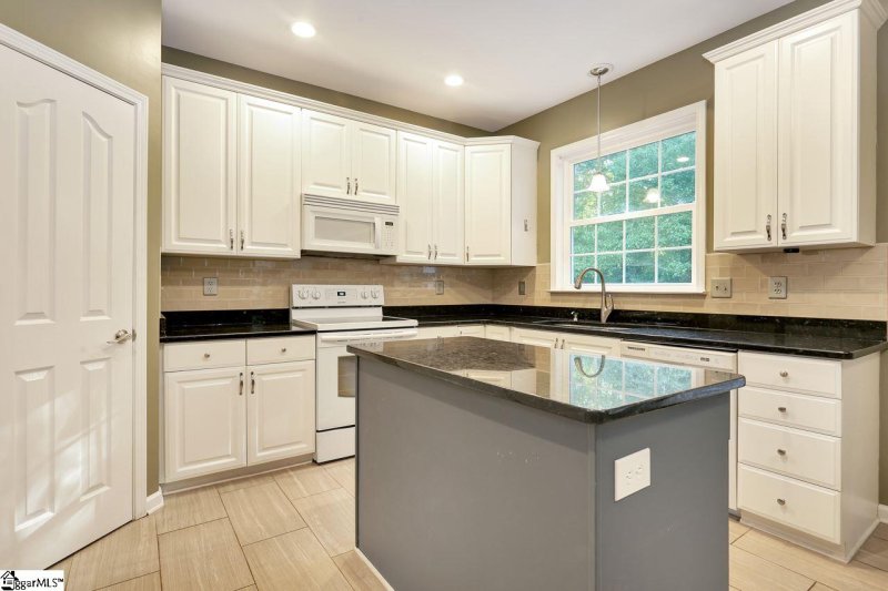 Property image 5 at 204 N Antigo Court, Greer, SC 29650-2983