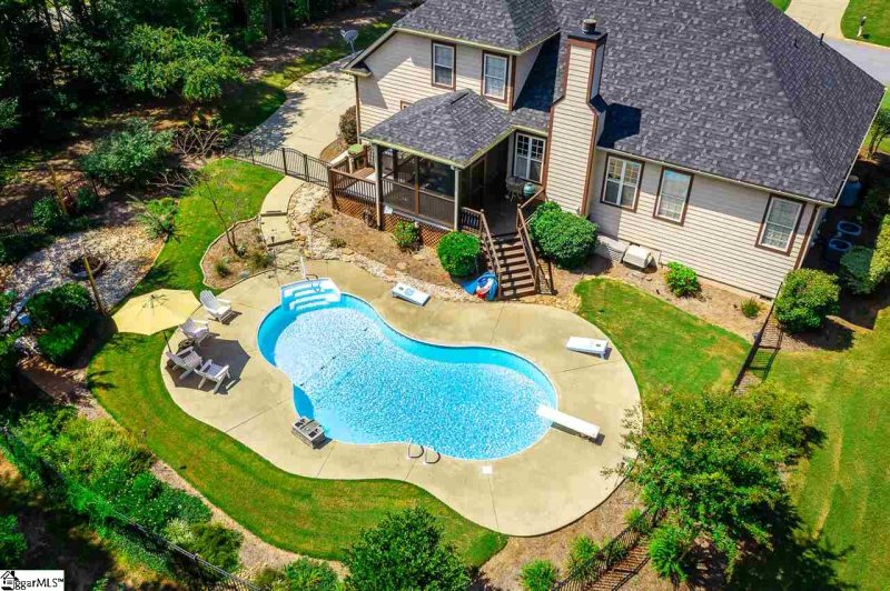 Property image 2 at 9 Windswept Knoll Drive, Taylors, SC 29687