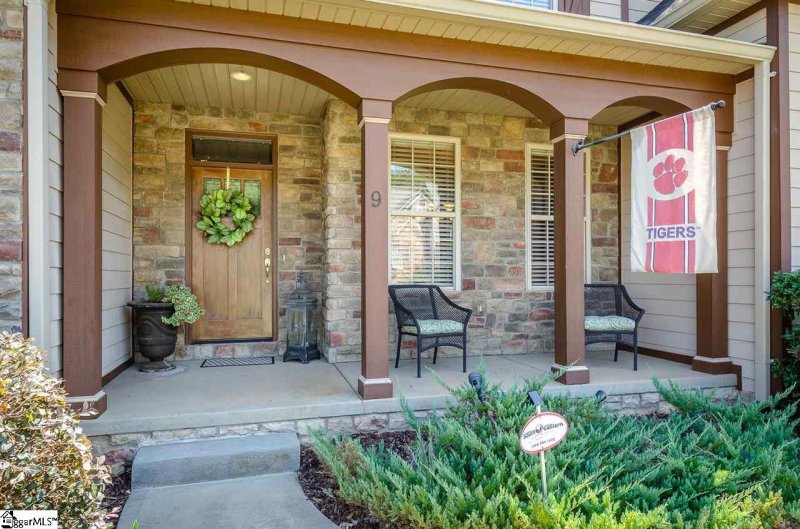 Property image 3 at 9 Windswept Knoll Drive, Taylors, SC 29687