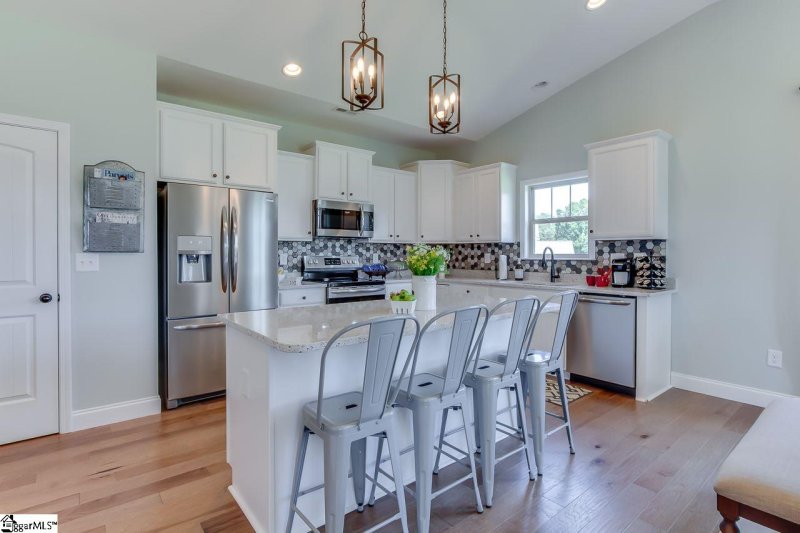 Property image 3 at 3 Alice Kelley Court, Travelers Rest, SC 29690