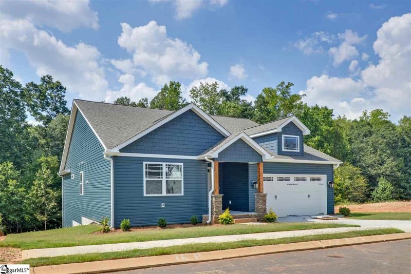 Property image 3 at 325 Brenleigh Court, Simpsonville, SC 29680