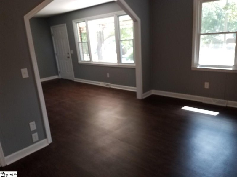 Property image 3 at 327 Jacquline Lane, Greenville, SC 29607