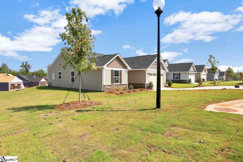 Property image 2 at 301 Fairmeadow Way, Greenville, SC 29617