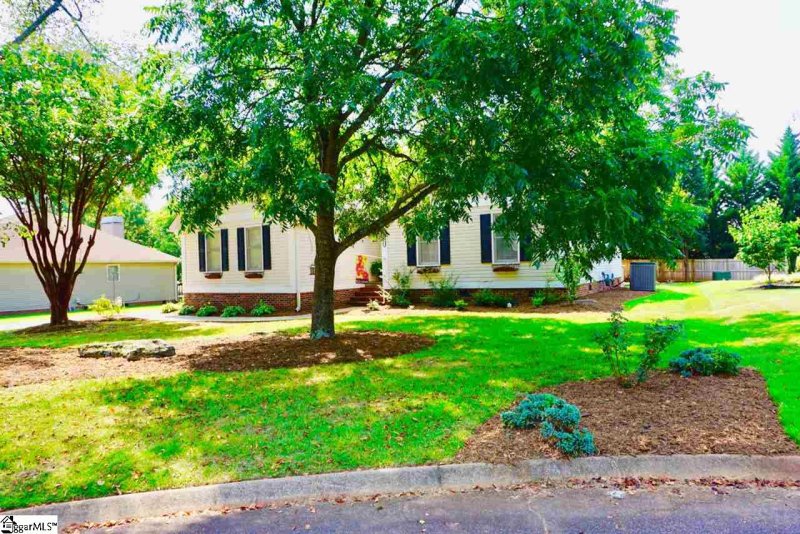 Property image 3 at 107 W Marley Lane, Simpsonville, SC 29681