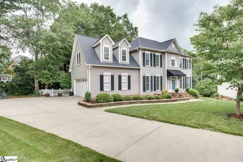 Property image 3 at 115 E Hypericum Lane, Greenville, SC 29615