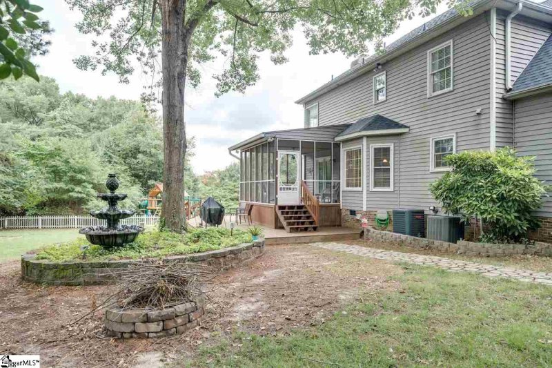 Property image 4 at 115 E Hypericum Lane, Greenville, SC 29615
