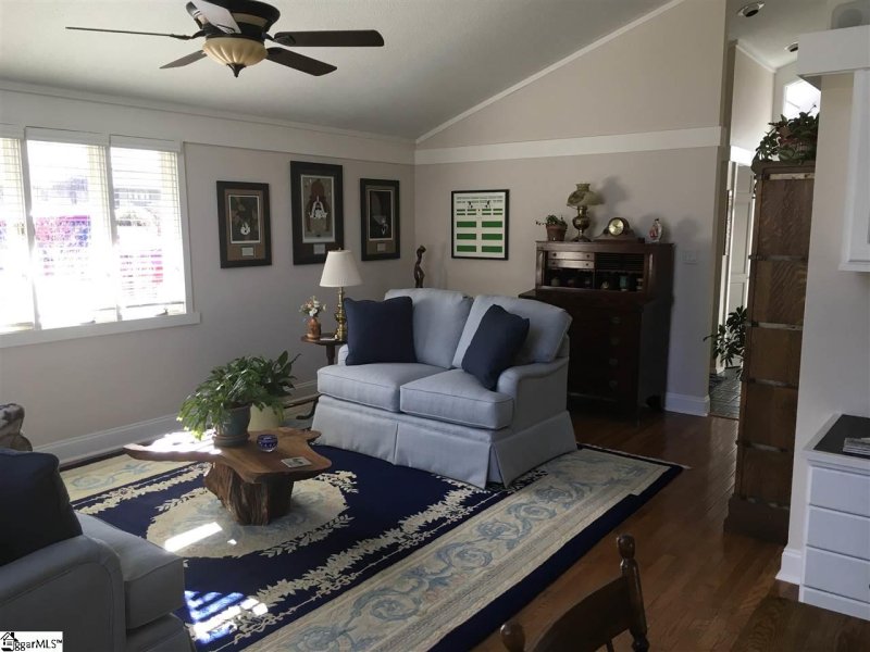 Property image 4 at 11 Terra Lea Lane, Greenville, SC 29615-2751