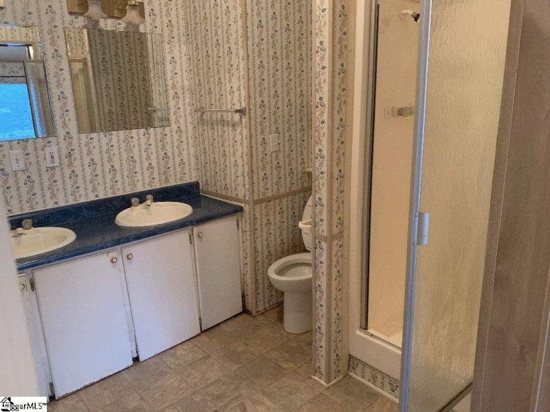 Property image 5 at 402 COUNTRY WALK Lane, Simpsonville, SC 29680