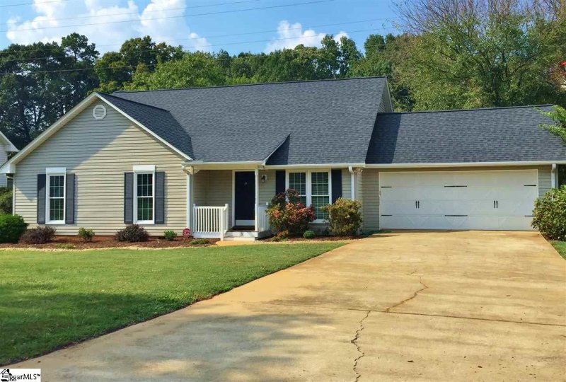 Property image 2 at 3 E Fieldsparrow Court, Greenville, SC 29615